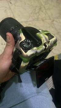 نيكون ٧٥٠٠ • نظيفة جداً • عدسة أصلية