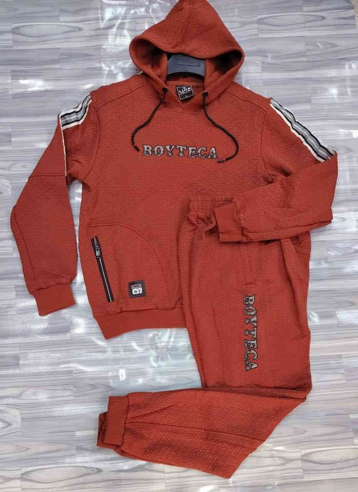 #تراكسود سويتر #خامه جاگار 
#السعر  15,000 فقط 🔥
#القياسات L- XL- 2XL- 3XL
#العنوان 📍#طوزخورماتو 🗽داخل السوق الكبير -بناية مصرف التقاعد القديم 🏦 قرب الفرع الثاني لبيت العطور 
***********  #واتساب
