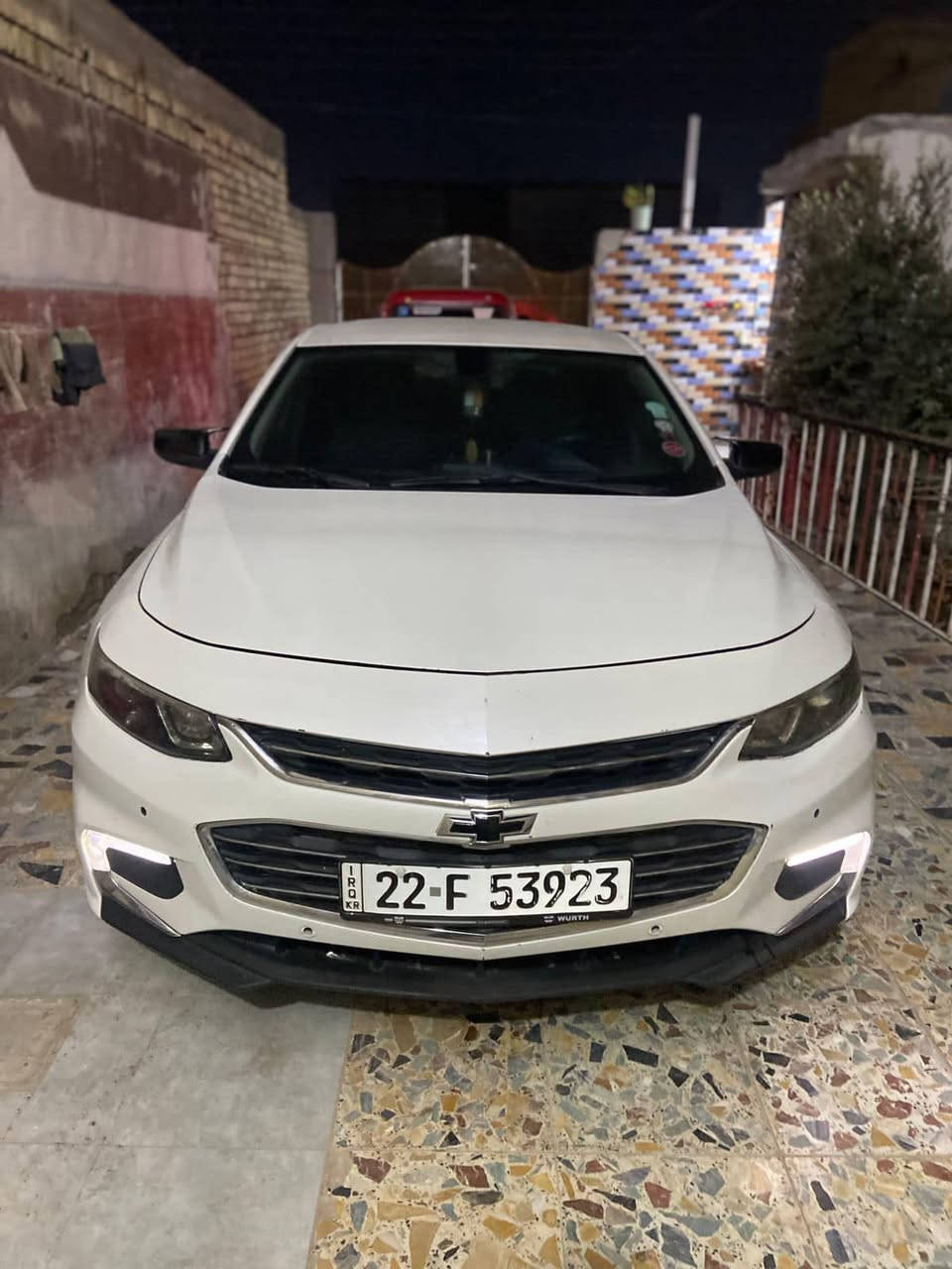 سلام عليكم من رخصه الادمان : 
سياره : ماليبو MALIBU /  LT
موديل:  2017 
ماشيه :140 K
حجم محرك : 1500 تيربو  لمرغوب  + كير 6 نمر 
لون:  ابيض صدفي 
 ضرر سياره : مذكور بلسونر  
تخم تاير جديد  ✅
صدر امامي جديد ✅
صدر خلفي جديد ✅
قطعتين تبريد امامي و خلفي  + تبريد ثلج  
سياره ما بيهه اي نقص كامله ✅
مواصفات : 
1️⃣: ويل حجم 17 انج 
2️⃣:  حساس اطارات 
3️⃣ : مثبت سرعه تفاعلى 
4️⃣: شاشه معلومات :حساس  ضغط دهن و حساس اي بي اس حديث 
5️⃣:لايت امامي عدسه  + لايت ا نضام اوتو + بوجكترات لد  ابيض 
6️⃣بك لايت خلفي لد 
7️⃣:  سياره 6 بصمات : بصمه تشغيل + 4 بصمات ع لأبواب  + بصمه جنطه  ونضام  فتح و غلق ذكي 
8️⃣: كشن سائق كهربائي بل كامل 6  وضعيات حركه مختلفه 
9️⃣:سياره  نضامين قياده : ايكو و عادي 
🔟: شاشه وسطيه حجم 9 انج + كامره خلفيه دواره بلاديه  
11:    نضام أوامر صوتيه بل ستيرن يعني حاكيه اتصال 
12:  اوتو ستوب : Stop  نضام توقف ذاتي 
13: نضام مانع انزلاق حديث 
14  أناره محيطيه لدات داخليه بل  أبواب الاماميه + لدات بدشبول  
15 : مرايه اوتو  تعتيم ذاتي 
نضام سماعات 🔊 دمام سماعات عدد 6 
16 ابرباكات أماميه 2  + ايرباك جانبي بل تكمه مال باب عدد 2 + ايرباك مقاعد أماميه 2   يعني (6)ايرباك
الاتصال او واتس (*********** - ***********)
