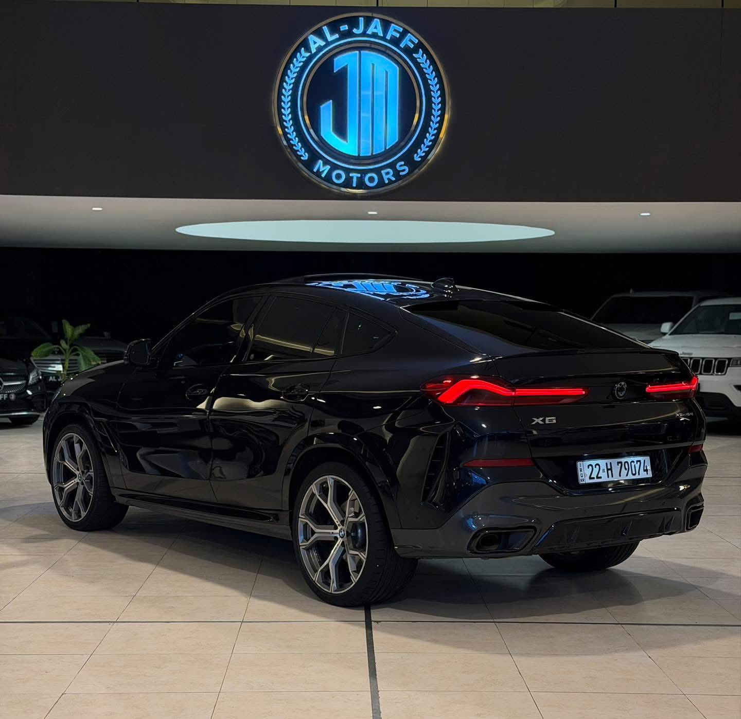 السلام عليكم 
للبيع   
BMW X6 M Package 4.0
موديل 2022 ماشه 25 الف 
السيارة فول الفول اعلى مواصفات (بانوراما وكامرات 360 درجة وبصمات ورادارات وصندوك كهرباء وكشنات جلد وخزن وشاشات وداتا شو وبردات وسقف sky lounge وانارة مخفية ونقطة عمياء وقيادة ذاتية وتحديد مسار ولايتات ذكية ليزرية لد  وبعد كلش هواية مواصفات 
واراد امريكي قطعه وحده صبغ الباقي مكفول بدون دواخل ومكينة وخللات كلها بشرط

🚨بيها باج تضليل من المرور
مرقمة اربيل وجاهزة
السعر :495 $ ورقه 
للاستفسار: ***********
العنوان : السليمانية المعارض الجديده شركة (الجاف موتورز)
