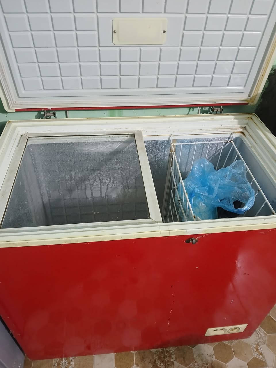 مجمده حجم صغير  شغاله مابيه اي ضرر تجمد فول  سعر 125وبيها مجال تخم تركي لقوي  لظهر خشب ومابي اي ضرر نظيف كلش 250وبي مجال  مكان ال حمد نزله شيخ سامي


**إذا كنت صاحب هذا الإعلان وتريد حذفه لأي سبب، رجاءا أرسل رسالة إلى الدعم الفني**