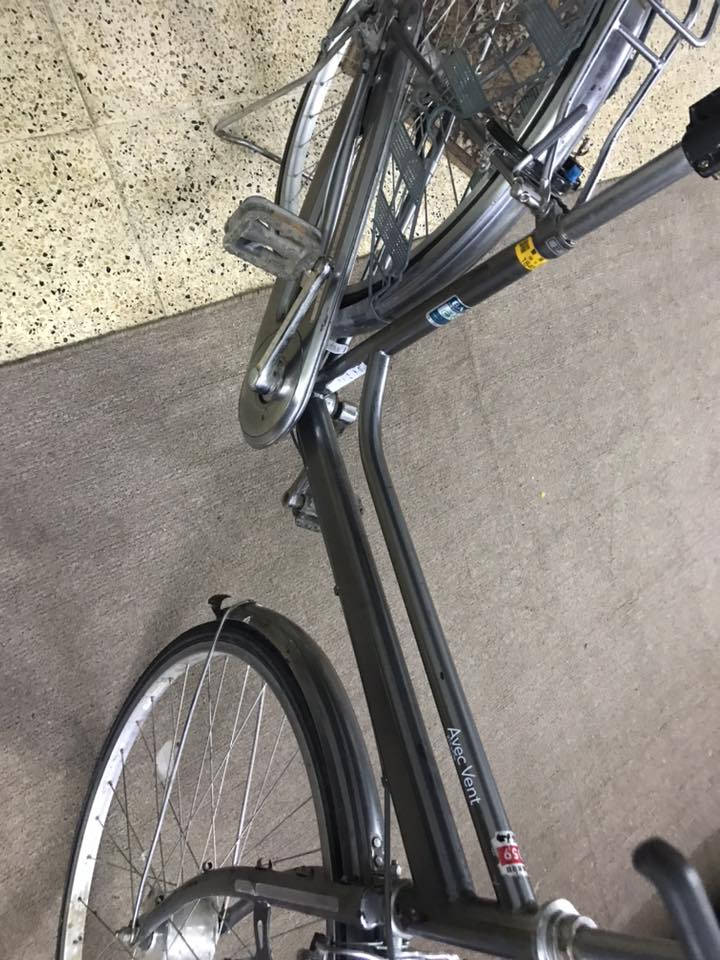 السلام عليكم بايسكل لبيع نضيف حيل
ومستعجل على بيعتو والسعر١١٥ وعنوان موصل 
والرقم *********** وبي مجال
