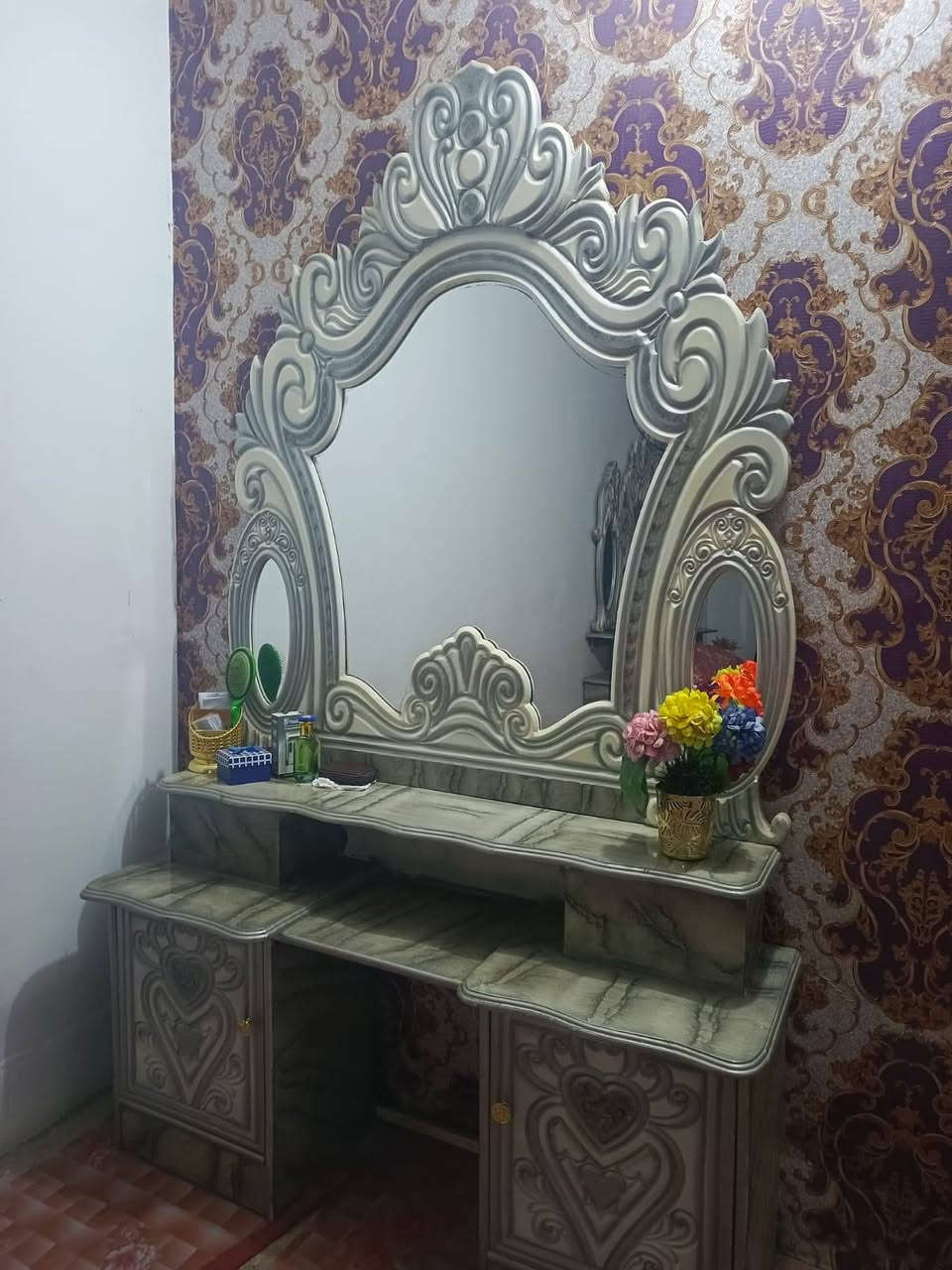 السلام عليكم ورحمة الله وبركاتة من +964 788 356 6460 الادمن المحترم غرفة نوم للبيع خشب عراقي  تركي مكاني بغداد ابو غريب زيتون سعر 550الف
