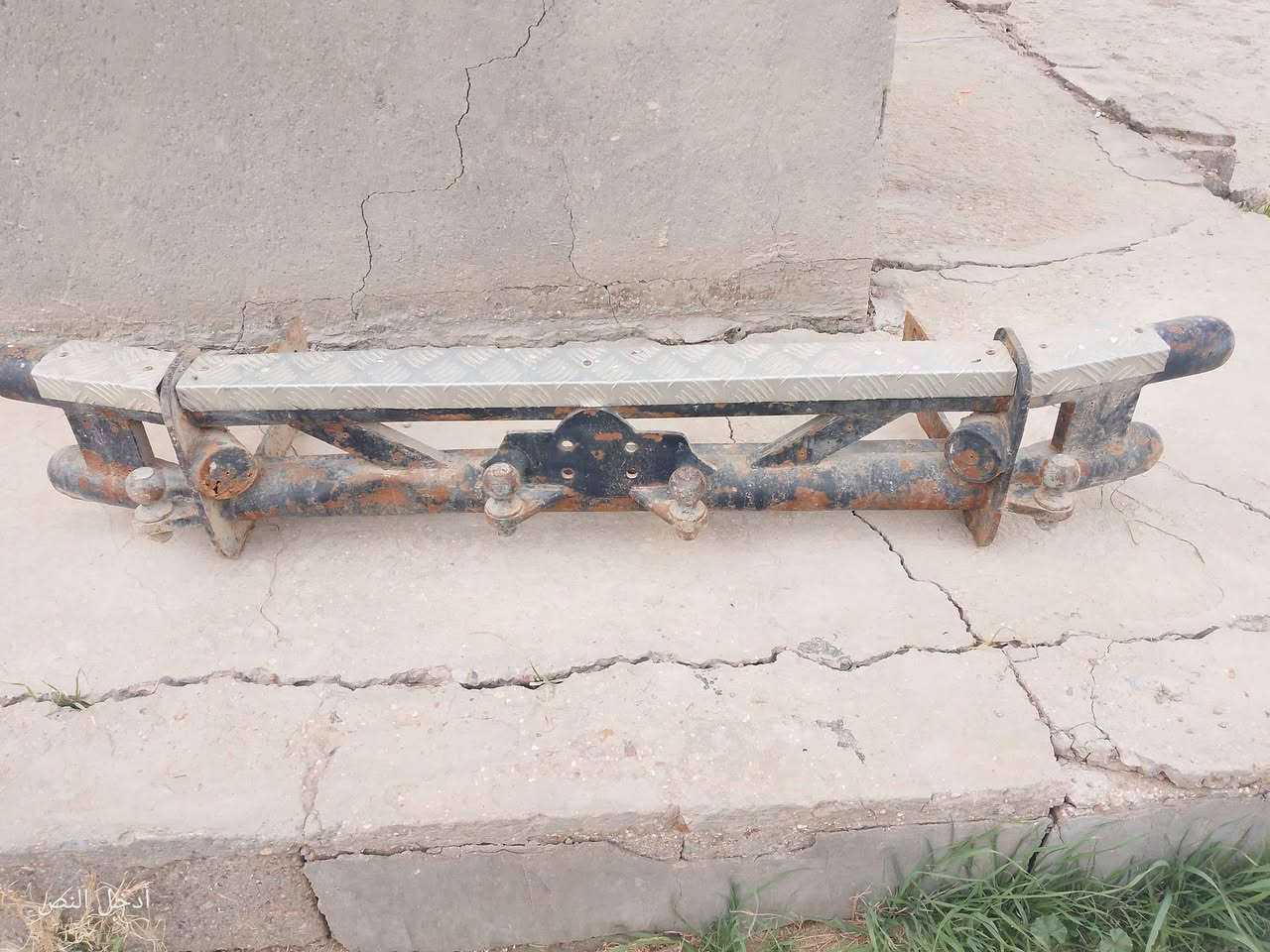 درع ستاركس 9. للبيع يحتاج صبغ وقليل بيه خياس السعر 50الف بابل ناحية الامام قريب على الدولي ***********
