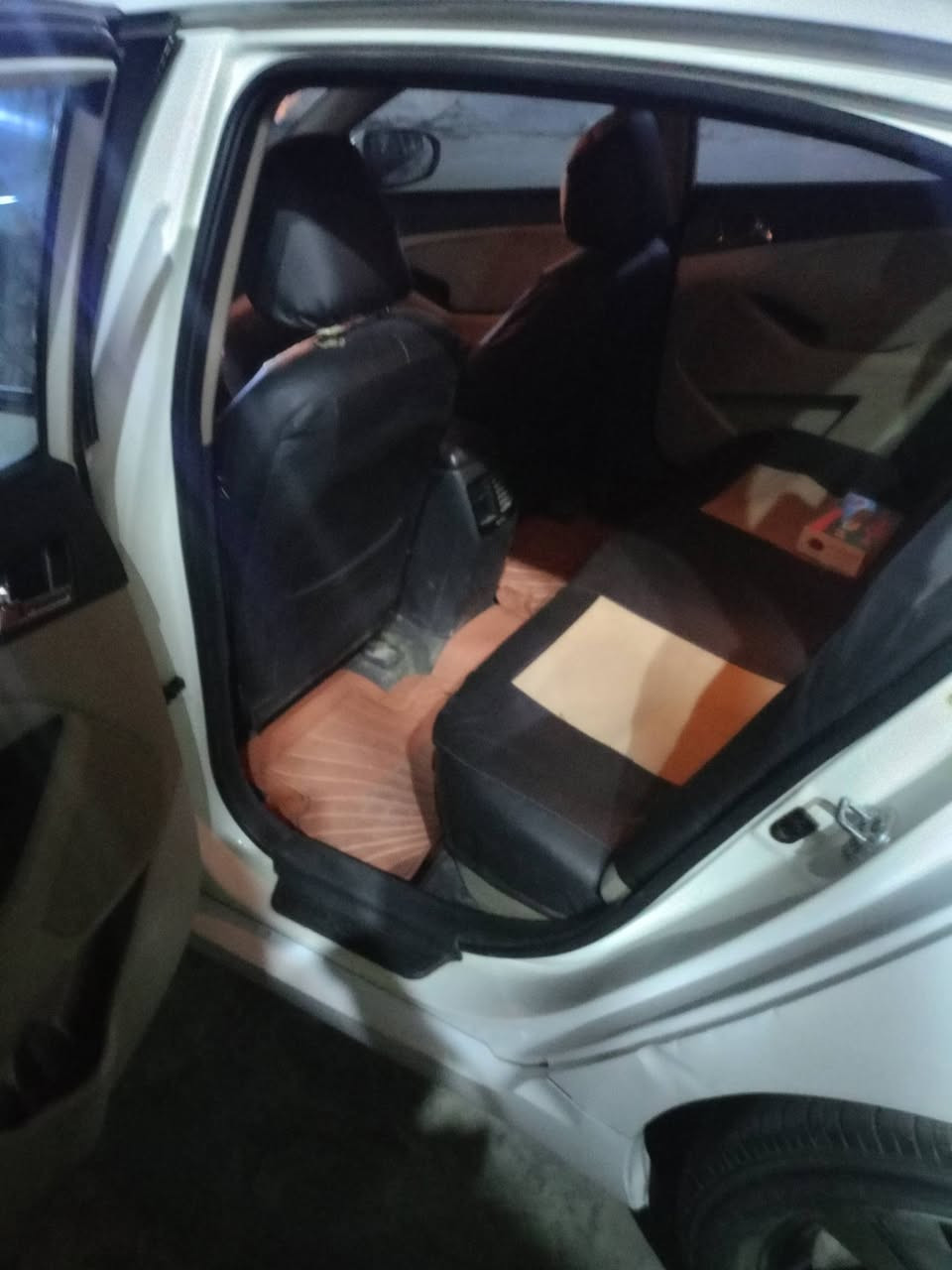 سلام عليكم
اوبتما خليجي 2011 فول مواصفات ماعدى البصمه والشاشه محرك جديد حاويه 2400 حتى وصل محرك موجود تخم تايرات جديد جواها سنويه ل2030 اربيل بااسمي هزه جديده 

السعر 105والي شراي صدك 

رقمي *********** بيه واتساب
