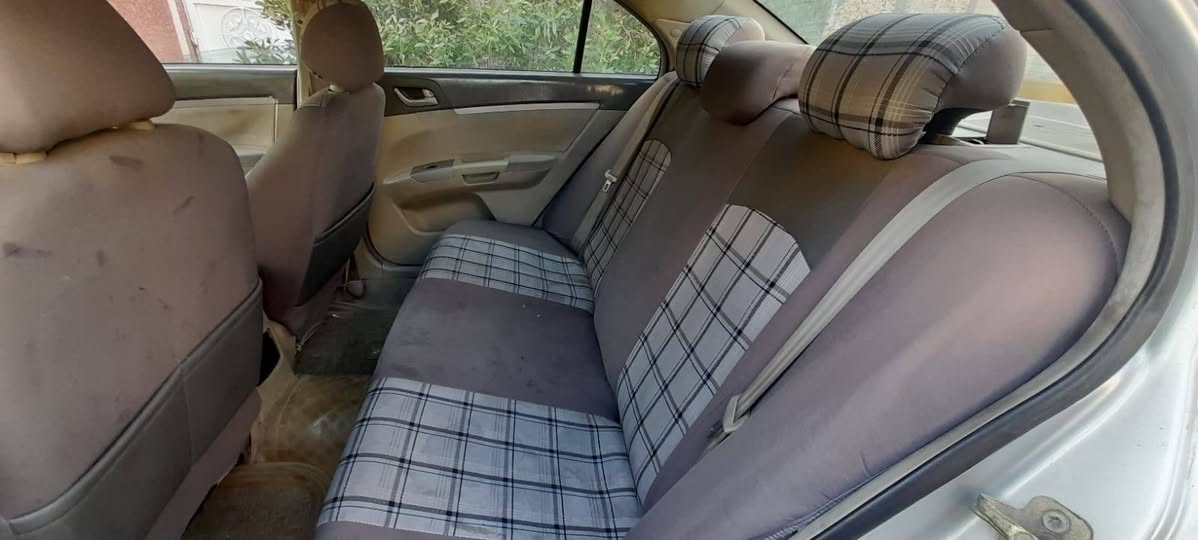 جيلي ام كراند للبيع موديل 13 نضيفه لون رصاصي محرك تجفيت جديد وتبريد شغال كهربائيات شغاله كامله بيه فقط ضربه نص باب وجاملغ + الهلالات وبيه جراد بل بنيد والقماره نصه فقط رقم بغداد الإنكليزي وبأسمي تحويل ثاني يوم السعر 60 ورقه وبيه مجال قليل لشرايه فقط المكان بغداد البلديات الرقم للاتصال *********** .
