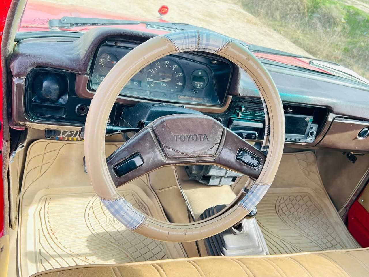 سلام عليكم بيكم 82جاهزه من كلشي رقم جديد تخم تاير صدر امامي خلفي جديد كابريته جديده جاهزه من كلشي انكر سلف واطلع السعر 42وبيها مجال العنوان ديالى ناحيه السلام الرقم ***********
