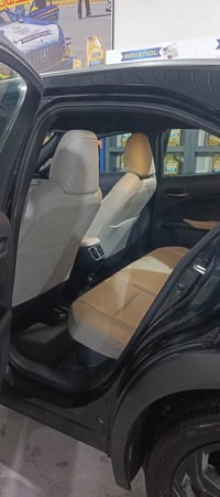 لكزز uxموديل ٢٣ رقم بغداد بدون صبخ صندوق مبدل بلادي للاستفسار اتصال ٠٧...