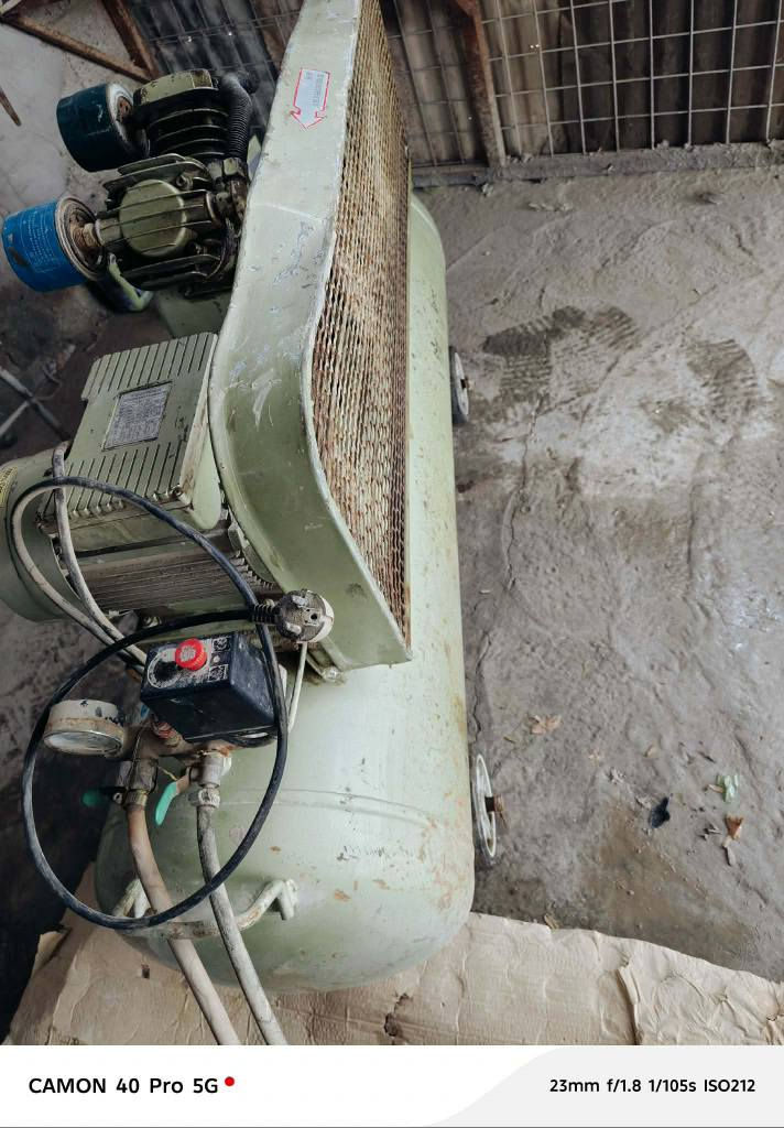 كمبريسر ٢٥٠ لتر ملف نحاس بلادي ابد مامصلح حجم كبير 

*********** ديوانية, القادسية
