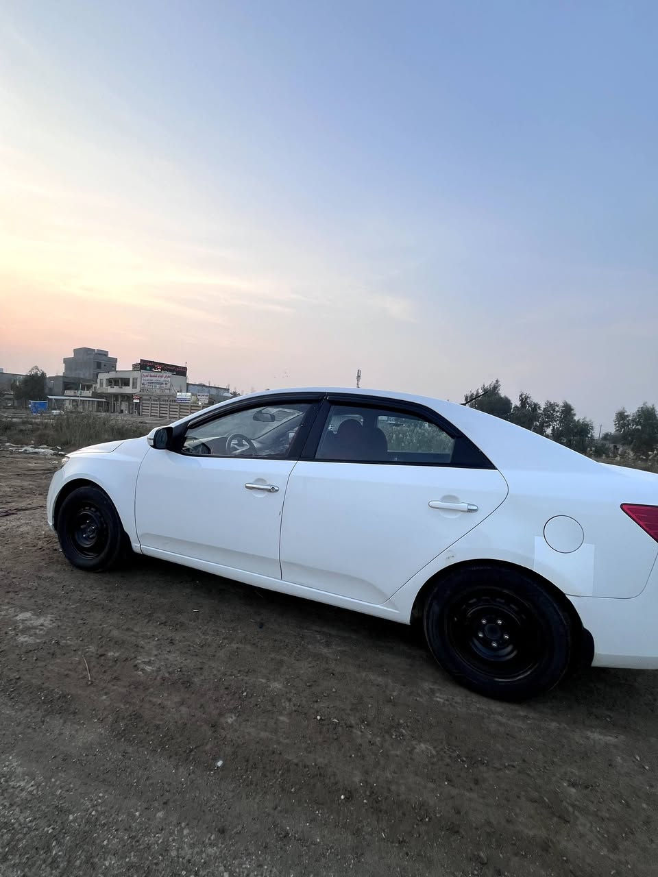 يا الله كيا سيراتو خليجي 2013..
مري شفط اشارة رفيعة تبريد بيانو شاشة كبيرة حساس خلفي تحكم ستيرن گير ومكينة بشرط هزة ورقم الدولي الجديد السونار مرفق بالصور.. العنوان ديالى بعقوبة 
الرقم : ***********
