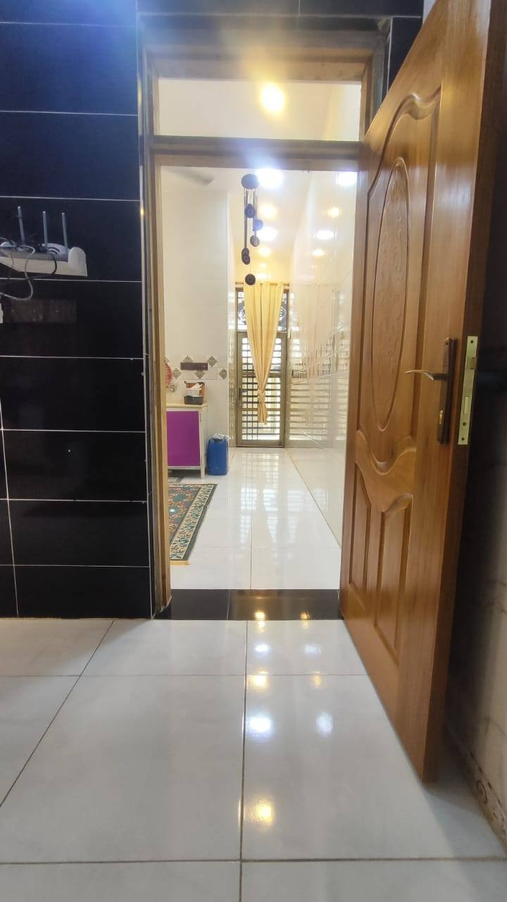 دار للبيع ١٠٠ متر  حي صحه وجه ٥ ×٢٠جاهز السعر ٨٥ مراجعته مكتب بغداد ***********
