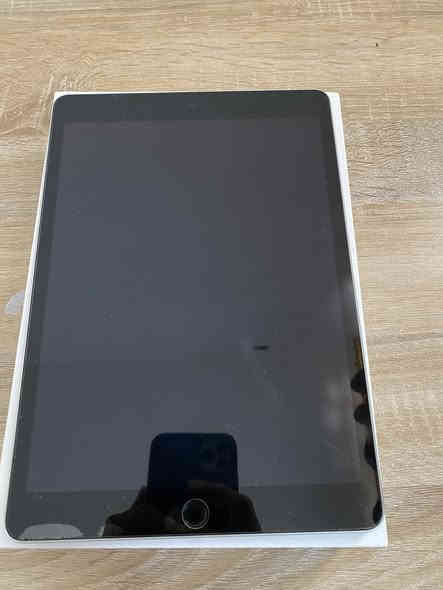 ipad. 9 للبيع
الذاكره 64
ملحقات شاحنه اصليه مالته ممستخدمه
كارتون و  كفر 
مدة لاستخدام 3 اشهر بعده بل ابضمان
النضافه 100% زلغ ما بيه 
بطاريه99%
السعر 350 الف 
رقم الهاتف :***********
العنوان : العماره حي الغدير
