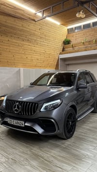 Mercedes GLE 350 المكينه 6 سلندر تنفس طبيعي ( المرغوب ) السياره فول مو...