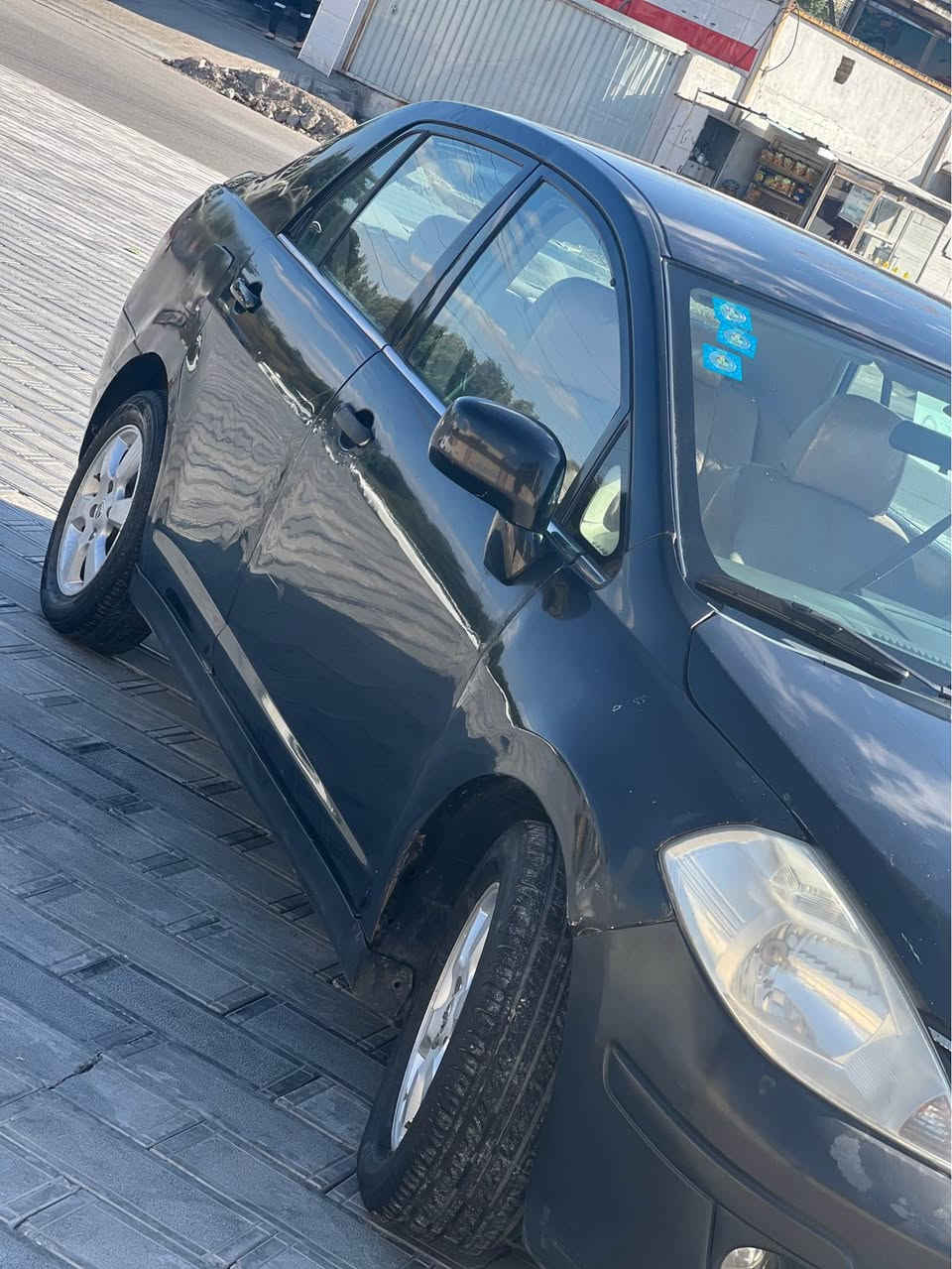 السلام عليكم 
نيسان فيرسا ٢٠٠٨ للبيع 
حادث جاملغ خلقي و جاملغ امامي 
مصبوغه حزام 

بصمه بلادي 
حساسات خلفيه 
شاشه كامرا 
منظومه زينون 
مكانها بغداد 
السعر ٦٧ و بيها مجال
*********** بغداد, العراق
