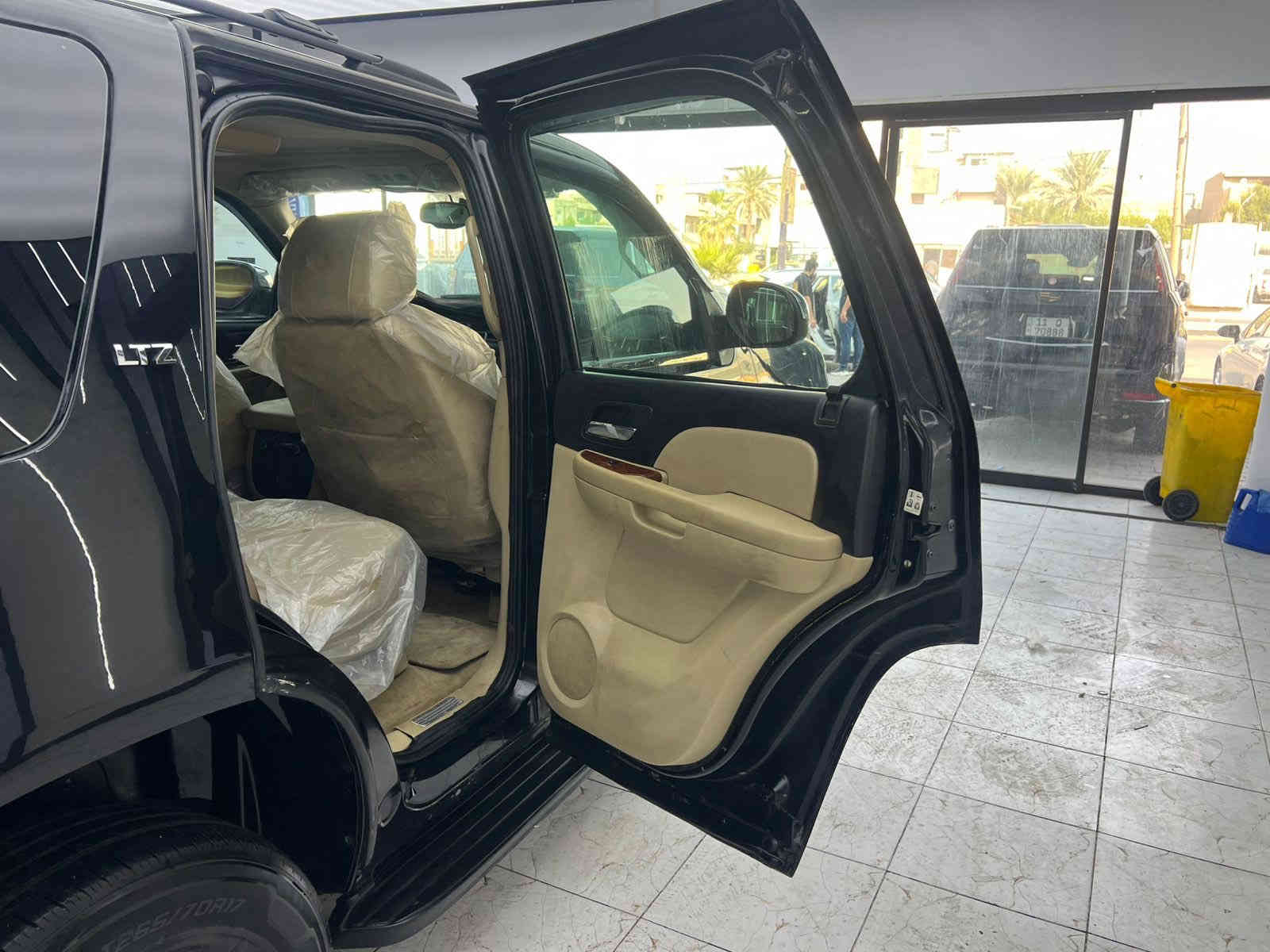 السلام عليكم 
تاهو Ltz موديل ٢٠٠٨سياره خليجيه كير ومكينه مكفولات وخير من الله ابيعلك صبغ حزام لوجود شخوط وتصليحات بغداد بااسمي
السياره منظومه غاز إيطالي 
مسجل طابقين درجه اولى
الكهربائيات شغاله بالكامل بدون نقص
فتحه فيت بم كامله مع ادامه لمنظومه الغاز ومنظومه البانزيين وبلكات ونوزلات بالكامل
السعر ١٨٥وبيهه مجال قليل مكاني بغداد حي اور
الاتصال
***********
