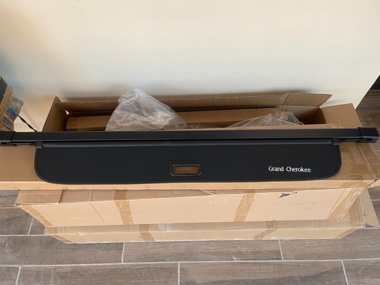 متوفر عند A&B CARS أحدث الارضيات (5D ) وغطاء الصندوق الخلفي لمعظم انواع السيارة (Cover Trunk) لجعل سيارتك أنظف، أرتب، وأكثر خصوصية ✔️
🔴ارضيات السياره 5D الفخمة متوفره للسيارات
✅السيارات اليابانيه
✅لاندكروز✅برادو ✅كامري ✅كورلا ✅كورلا كروز✅رف فور 

🔴السيارات الكوريه
✅توسان ✅سبورتج ✅سنتافيا✅سورنتو الشكل الجديد✅K5 
✅سوناتا الحديث✅لنترا الحديث

 🔴السيارات الامريكيه
✅جيب كراند شيروكي✅اوباما ✅جالجر

🔴متوفر غطاء الصندوق الخلفي لمعظم انواع السيارة (Cover Trunk)
✔️ تخفي أغراضك بالكامل وتمنع نظرات الناس
✔️ خامة جلد قوية وثابتة
✔️ تركيب سريع بدون تخريب
✔️ تحافظ على خصوصيتك وتخلي السيارة شكلها مُرتّب
🔽جميع المنتجات من استيرادنه الخاص
✨ جميع المنتجات متوفر جملة ومفرد وباسعار خاصه للتجار

📍  – شارع فلسطين – مقابل اللجنة الأولمبية - بالقرب من فلكة المستنصريه https://waze.com/ul/hsvztf3w97
او الاتصال على
📞 ***********
📞 ***********
🚘 متوفر توصيل لجميع محافظات العراق

 

 

🔽جميع المنتجات من استيرادنه الخاص
