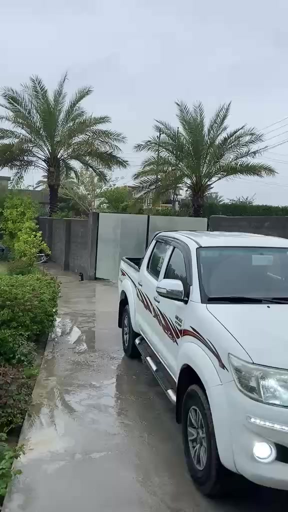 السلام عليكم 
بيك اب تيوتا فور ويل كير عادي 
موديل 2014 سعودي 
رقم سليمانيه تحويل مباشر 
مكفوله عدا بارد قليل بالباب الخلفي 
ماشية 180 الف محرك وكير وصدر مكفول كفاله عامه بدون فتح 
مكاني اطراف بغداد منطقه ابراهيم بن علي 
السعر 220 ورقه وبيها مجال 
الاستفسار ‭***********‬
