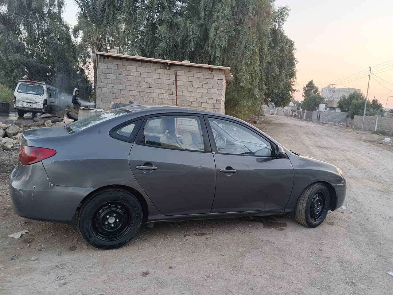 السلام عليكم 
اقرا المنشور قبل لا تتصل 
2009
الانتر خصوصي مقدس 
ضررهه جاملغت خلفية وقبق صندوك مبدل بلادي حوضهه سليم 
مكينة 2000 بيهه بخار 
صدر جديد 
تخم تاير 
باتري جديد تدفئه تبريد حته القوايش جدد
ربع متصرف عليهه 
رقم بغداد باسمي سنويه نافذه 
مكان بغداد المعامل 
سعر 88 بيهه مجال حك الجيه 
***********
