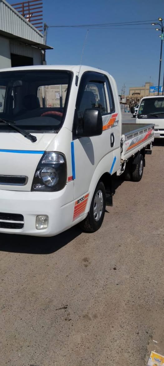 سلام عليكم لبيع كيا مديل 2017رقم كربلاء مشروع وطني سنوية جديده شاصي كير محرك مكفولات سياره جاهزه من كل شي بيها مكانات صبغ سعر 97وبيها مجال مكلف بنشر مكان بغداد ***********
