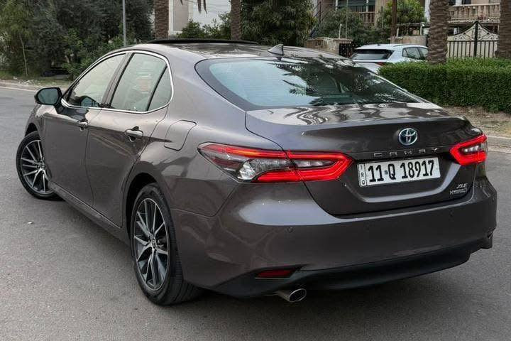 تويوتا كامري XLE Plus Hybrid 2024
فول فول مواصفات سلايد فتحة سقف 

رقم السيارة بغداد بأسمي 
حجم المحرك 2500cc هايبرد
ماشيه 13 الف ميل 

المواصفات فول 1/1
 •اللون: رمادي لؤلؤي من داخل جلد اوف وايت
 •شاشة عرض المعلومات على الزجاج الأمامي (HUD)
 •تبريد وتسخين للكراسي - دبل كراسي تحكم كهرباء 
 •4 كاميرات (رؤية 360 درجة)
 •4حساسات أمامية+4 حساسات خلفية-مساعد اصطفاف P
    • نظام صوت JBL فاخر – 9 سماعات دمام خلفي
    • فتحة سقف – بصمة – تشغيل عن بُعد
    • رادار – تنبيه مغادرة المسار – تنبيه تصادم- مثبت سرعة
    • شاشة كبيرة – نظام ملاحة – تحكم ستيرن - انارة محيطية داخلية - لايتات الامامية عدسة متحركة تتحرك مع اتجاه الستيرن -سيارة على وضع الشركة 
السيارة قطعةمن نوادر الكامري بالسوق من نظافة ومواصفات
 
حادث امريكا
• حادثه خفيف طخه بسيطة بالتاير جهة سايق صلحته بدون دواخل شرط الفحص
•⁠سيارة كله ليبل واحد
•كلين تايتل حقيقي
•مكفولة كفالة عامة من الحادث والصبغ حتى الدعاميات كفالة بدون صبغ                      
‏4T1F31AK2RU624651
 
 المكان: بغداد 
لتواصل: *********** اتصال أو واتساب
