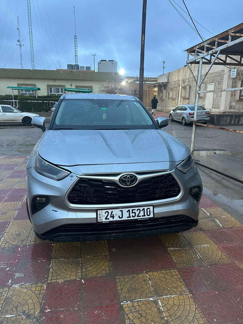 للبيع Toyota Highlander 2021
وارد أمريكي — رقم أربيل
محرك 3500 بانزين
ماشية 153 وحالتها جيدة

✅ داخل جلد
✅ بصمة تشغيل
✅ باب صندوق كهربائي
✅ رادارات + تحديد مسار + نقطة عمياء
✅ كراسي كهربائية
✅ ثلاث مناطق تبريد منفصلة
✅ منافذ 120V وسط وخلفية

السيارة ضربتها كانت بالجهة الخلفية الخفيفة مثل موضح بالصور وتم تصليحها ومشيتها ممتازة 👍
صور الحادث موجودة للشفافية
)وبيها طخة خفيفة بيدنا بس تكحيل 
للاستفسار خاص ***********
