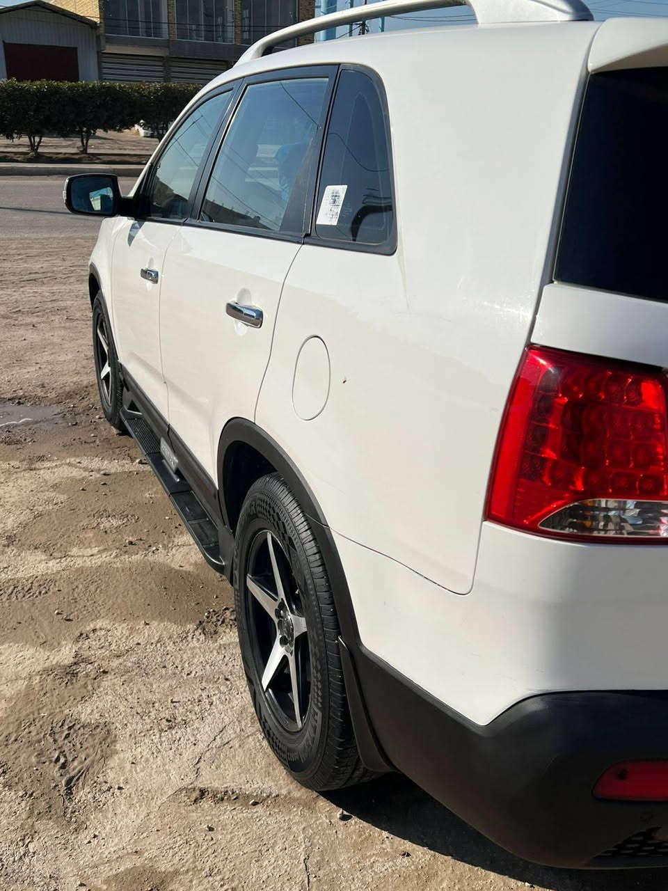 السلام عليكم سورنتو V6 2010
بنوراما 
كشن كهرباء
6سلندر 
سبعه راكب
شاشه وكامره
دوسات جانبيه
عليها ويل نجمه وتخم تاير كوري اصلي
مكينه مفتوحه اني مشتريه هيج والمكينه عليه ادامة سيرفز كامل لاتبخير ولا تنقيص شلعه ومعدل خير من الله

بنيد مبدل بدون ضربه
سونار مرفق ويه الصور
***********
