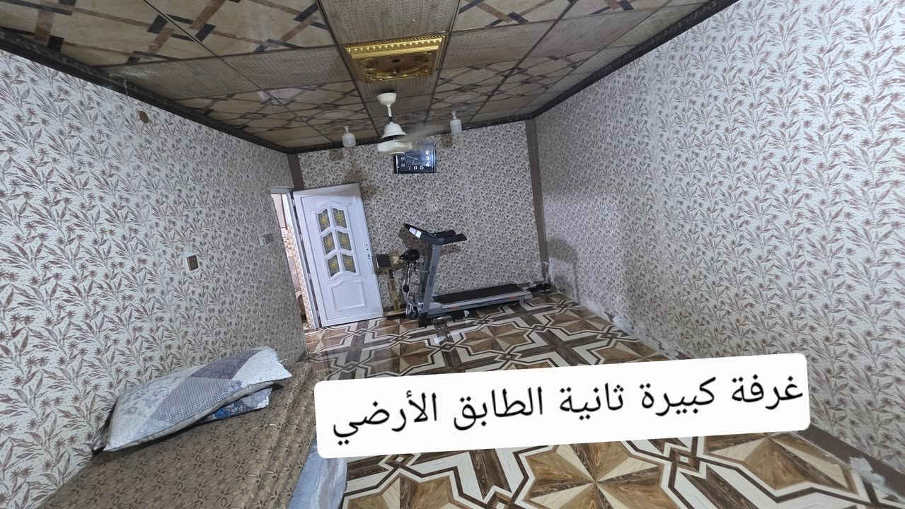بيت للبيع حي التحرير الفرع عالشارع العام 
٢٠٠ متر الواجهة ١٠ متر بناء درجة أولى 
٥ غرف مع غرفتين سويت كامل 
لمعرفة السعر التواصل 
***********
شرط التحويل باسمك
