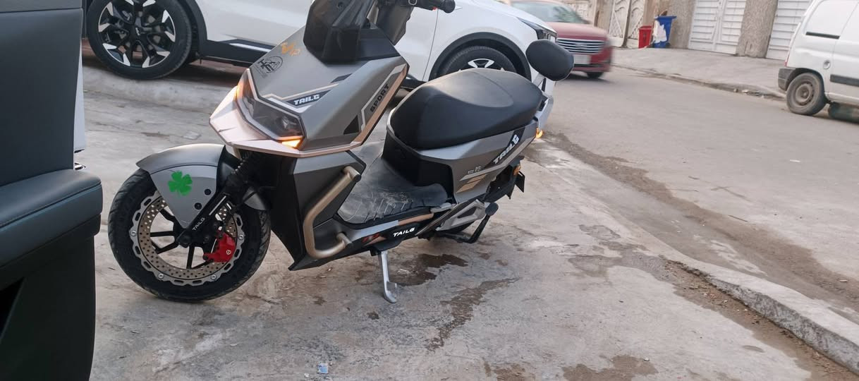 سلام عليكم
متاح درجة شحن معروفه مواصفاته  {TAllG}

دراجه اخت زيرو 

 
مواصفات.... 
سرعه 85 مع وزن 75 

ماشيه 1100 

ب شحنه وحده تمشيك 75K

منذ USP

بريسكوت هيدروليك امامي خلفي 

لاست عالي ناصي 

رماش 

ملف 2000 حقيقي 

ملاحظه / تجي تفحص باتريات  و شحنه الاصليه وياها 

سعر 950 بيه مجال قليل 

عنوان بغداد شعب 

الاستفسار ***********
