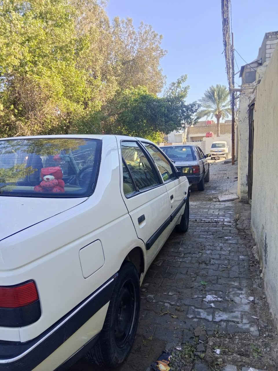 السلام عليكم اخوان ٤٠٥ بسمي رقم انكليزي كربلاء  موديل ٢٠١٠ بلاديه بس البنيد مبدل جاهز من كلشي السعر ٤٠ وبيه مجال للطيبين  رقم الهاتف ***********
