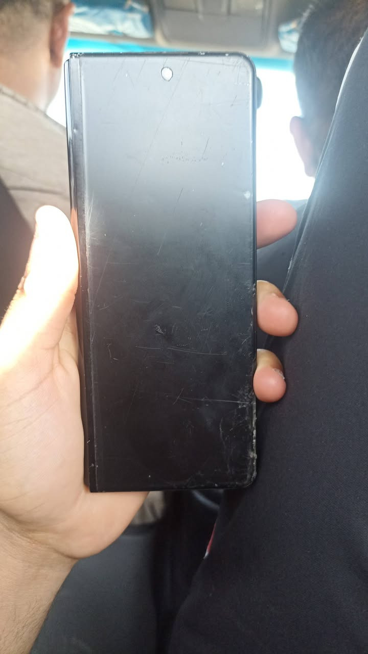 جهاز للبيع سامسونك معروف 
يرادله فقط شاشه ذاكره 256 
بيع او مراوس وقيم باليرضي الله معروف سعره بس ابيع هيج مابدل شاشه


**إذا كنت صاحب هذا الإعلان وتريد حذفه لأي سبب، رجاءا أرسل رسالة إلى الدعم الفني**