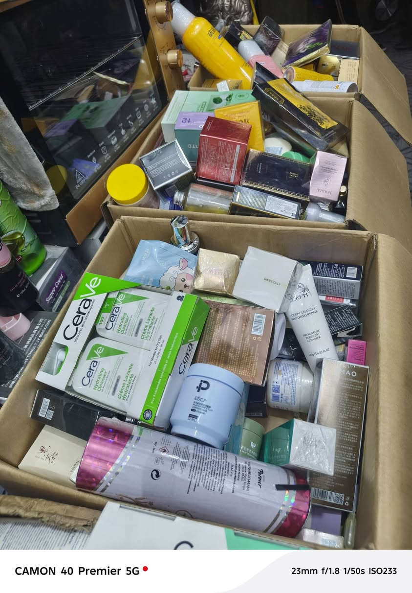 سلام عليكم👗👚👖 مواد تجميل باله جديد محل علاء وحيد بل حمزة الغربي سواك لباله جديد يم دكتوره هدى يم صالون لمسات سيدات يم ماهر ابو لفرفوري محل علاء وحيد ***********
