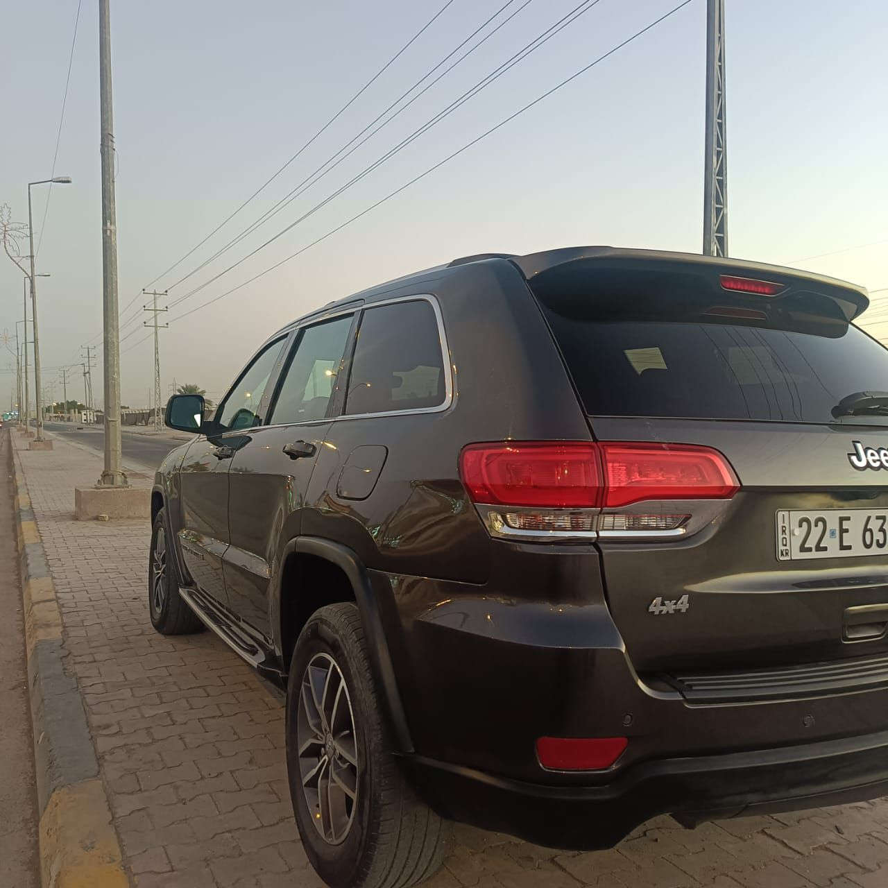 سلام عليكم جيب لاريدو للبيع او مراوس موديل 20 موصفات فول ماعدا بانوراما محرك 6 سندار مكاني كربلاء ***********
