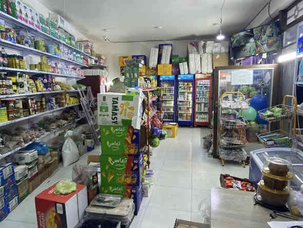 اسواق للبيع العنوان كربلاء الحولي 100 داخل مجمع جنة السلام سبب البيع عدم الفراغ السعر انتصل عله هاذه الرقم ‭٠٧٨٣ ٢٢٧ ٤٤١٣‬
