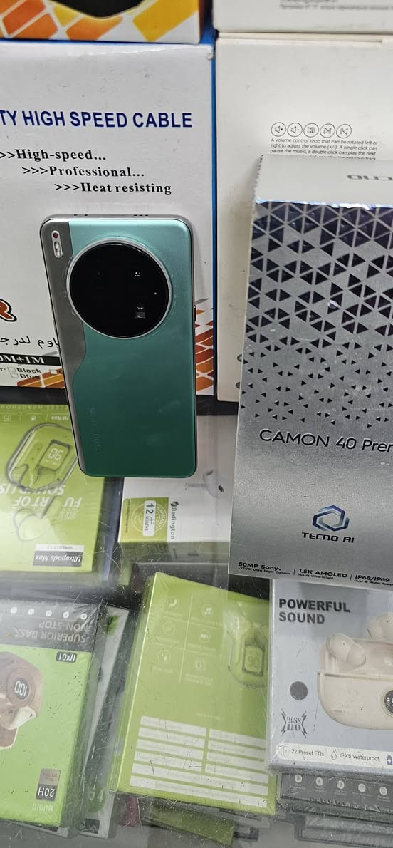 السلام عليكم
جهاز Tecno Camon 40 Premier 5G ذاكرة 256  كامل غراضه استعمال قليل اخو الجديد تره الجديد مالته ٥٨٠اني ابو محال مال موبايلات 
بسعر 475الف بيع او مراوس مكاني بغداد سبع البور 
***********
