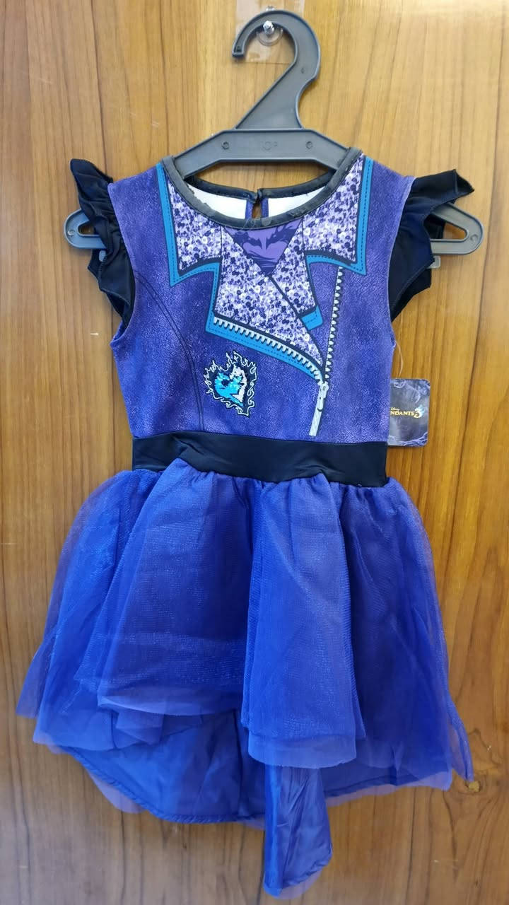 عروووض القطعه ب 5 الف 🔥🔥🔥
بدله اطفال او فستان تحفه جديد 
العنوان بغداد الغدير شارع التوت 
***********
