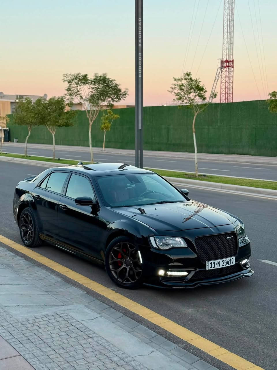 كرايسلر 300 S HEMI موديل 2021🏴‍☠️
اللون: أسود
الرقم: بغداد باسمي
الضرر: قطعتين صبغ فقط

المحرك: HEMI 8 سلندر 5700💣
العداد: 70 ألف ميل حقيقي

المواصفات:

• رادار أمامي
• رادار جانبي (نقطة عمياء)
• حساسات أمامية وخلفية
• كشنات جلد أحمر حضن مع تطريز S أصلي
• قمارة بانوراما
• شاشة كبيرة للتحكم في إيعازات السيارة
• كاميرا دوارة
• بصمة للأبواب مع بصمة تشغيل وتشغيل عن بعد
• شفتات بالستيرن للتحكم بالكير
• لايتات عالي وواطي مع حاجب LED
• تحكم كهربائي كامل لكرسي السائق والراكب
• كشن خزن (ميموري)
• ستيرن كهربائي
• تبريد للمقاعد الأمامية والخلفية
• تدفئة وتبريد للمقاعد الأمامية مع تدفئة الستيرن
• أشاير بالمرايا
• تحكم بالستيرن (بلوتوث، حاكية، كروز كنترول)
• هيترات بالمرايا الجانبية
• سستم صوت
• دمام في الجنطة
• نظام ABS مانع للانزلاق
• منافذ USB أمامية وخلفية
• كزوز سستم

السعر المطلوب: 21,700 دولار مع المجال البسيط
العنوان بغداد الدوره 
***********
