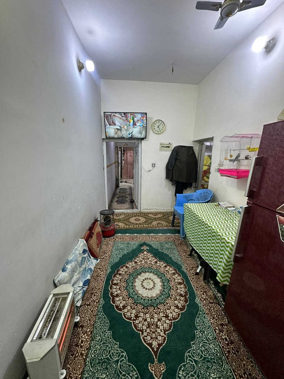 يالله السلام عليكم ورحمه الله وبركاته 
بيت مساحه 100متر طابو زراعي واجهة 5 النزال20 كامل البيت كاشي سيراميك السطح شتايكر البيت كامل مكمل 
للاستفسار ***********
اتصال وات ساب
