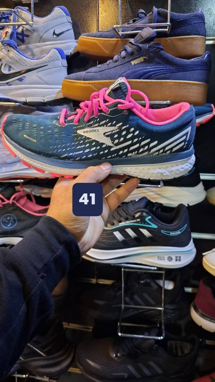 السلام عليكم
احذية باله اصليات
سعر 25 الف
مكاني بغداد شارع حيفا 
نزله ملعب نادي الزوراء مقابيل معمل ثلج
يوجد توصيل للكل ***********
