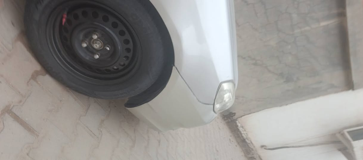 السلام عليكم من رخصة مدير الكروب بي وايدي للبيع اوالمراوس سيارة موديل ٢٠١٣فول مواصفات تبريد تخم تاير حداديه كامله كامره شاشة فتحه بصمه مابيهه اي نقص رقم بغداد صدام أصولي بس ما اندل راعيهه مكفول من الكص والسرقة والعشاير السعر ب٢٨ بيه مجال مكاني كربلاء ***********
