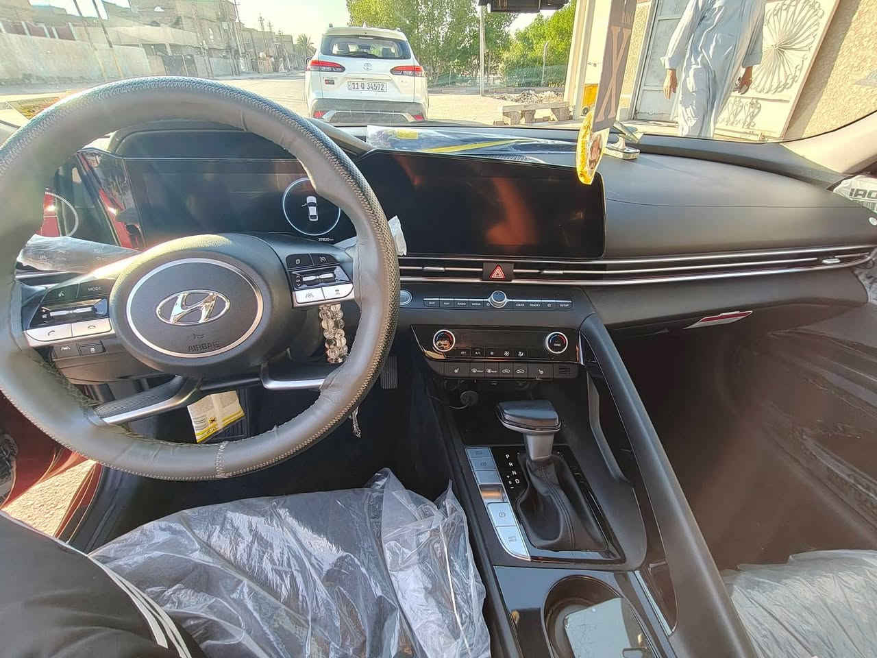 السلام عليكم
الانترا موديل 2023  للبيع او مراوس حسب القاعه 
مواصفات لمتد فول 1/1 المواصفات معروفه
محرك 2000دوش  
حادثها خلفي  مرفق بصور 
مكفوله  لايرباك ولا اي شي سونار موجود 
 مكان السياره بغداد رقم بغداد جديد مشروع وطني  تحويل نفس اليوم سنويه جديده   
السعر 165 وبيها مجال قليل
رقم
***********
