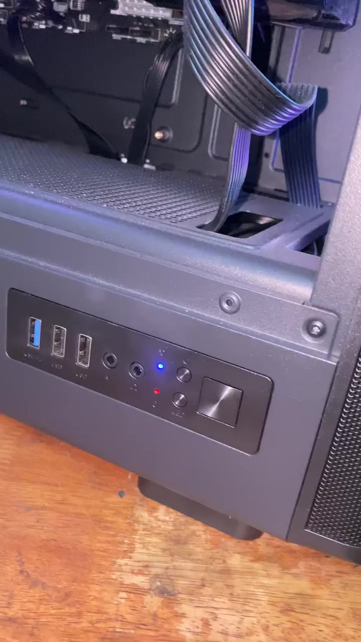 السلام عليكم التجميعة قطعها :
Gpu : 3 fan Gigabyte gtx 1070
Cpu : R5 5500
Motherboard: Msi pro 
Ram: 8gb hyperx fury RGB
Storage : m.2 512gb
Case : antec vx 310 argb
Monitor: raptor 180hz FHD ips
الماوس والكيبورد هدية وية التجميعة وايضا تجي وية التجميعة هدية حساب اوفلاين بي هواي العاب 

ابيع كامل بسعر 700 الف وبي مجال للشراي
المكان اما الكرادة او الدورة البوعيثة الفحص فقط في الدورة


**إذا كنت صاحب هذا الإعلان وتريد حذفه لأي سبب، رجاءا أرسل رسالة إلى الدعم الفني**