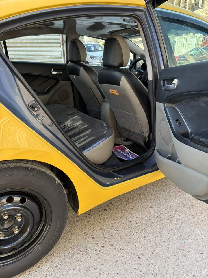 سلام عليكم
فورتي موديل ٢٠١٥ حادثها جامبغ وبنيد الجه لأيسر محرك دوش ١٨٠٠تخم تاير وحداديه كفاله السياره نص فول بدون أي تبديل عده الجاملغ والبنيد اليبل واحد 
مكاني بغداد 
الرقم ***********
