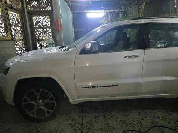 السلام عليكم 
من رخصت لادمن 
بيع مستعجل وماكو هيج سعر بسوك
جيب كراند شيروكي اوفرلاند ٢١ سياره جديده وعلى ايدي  كير مكينه حداديه كله ع شرط 
معروفه مواصفات الأوفرلاند أعلى فئه بلامريكي
تبديل بنيد 
ماشيه ٤٠ مايل 
السعر ٢٨٠ الف دولار يعني دفترين و٨٠ ورقه 
وبالعافية ع الياخذها 
العنوان  مركز الديوانيه 
للاستفسار ***********
