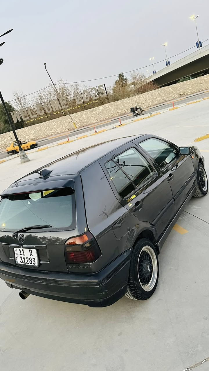 سلام عليكم
فولكس فاكن كولف 
موديل 93بدون حادث 
السيارة صبغتهة جديدة ميتاليك 7 شذرات للجمالية 
عليهة هواي اضافات والسيارة نضيفة كير مكينة) تبريد كفالة بدون نضوح دهن بدون تبخير خير من لله بدون اي نقص 

1-عليهة اكزوز رياضي و بوري جبير (البلادي موجود بطيخات )
2_لويات ناصية ماركة 
3_لحاية و دوسات 
4_منضومة زنون 
5_ويالة بي بي اس اصلي جديد
6_طخم تاير دنلوب جديد 
7_بكلايت سموك 
8_سبويلر 
9_ منضومة تبريد جديدة
10_رقم دولي جديد هزة جديدة 
باقي السيارة كلة بلاد كهربائيات كلهن شغالة ومبدل دهن كير جديد دهن بريك دهن مكينة مابيهة كل نقص وب واقع بعد احلة 
الداخل كلة جديد الكشانت بشرط بدون اي شك ماعدة البطاين لامامية شوية تعبانة السيارة ذكرت كل تفاصيلهة ب منشور
السعر :55 
مكاني بغداد الدورة  
للتواصل لاتصال على 
***********
