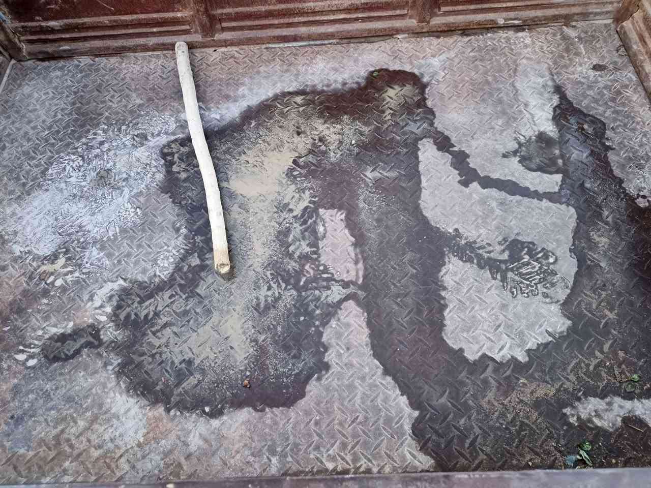 سلام عليكم ستوته للبيع موديل 15ستوته خير من الله مكينه مامفتوحه بدي نضيف لاخياس ولالحيم ركبه طاكه وملحومه اروق اصولي مكاتبت شارع ستوته شوفتك عينك الكهربايات شغاله) السعر 850وبيه مجال العوان نجف كوفه شارع المعمل ***********
