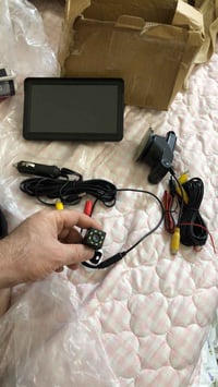 شاشة لاصقة • الكترونيات