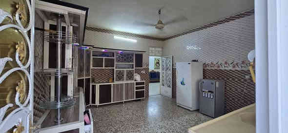 بيت للبيع  (   ركن ) حي طارق على قديم قرب شيخ كاظم صلف
المساحة.   360 م
الواجهة. 12 م
النزال. 30 م
يحتوي على  كراج وحديقه وصحيات واستقبال ومطبخ وصاله على  عرض البيت و2 غرف نوم و السطح كامل شتايكر 

السعر ١٥٠  وبي مجال 
الاستفسار على  هذا الرقم.    ***********
