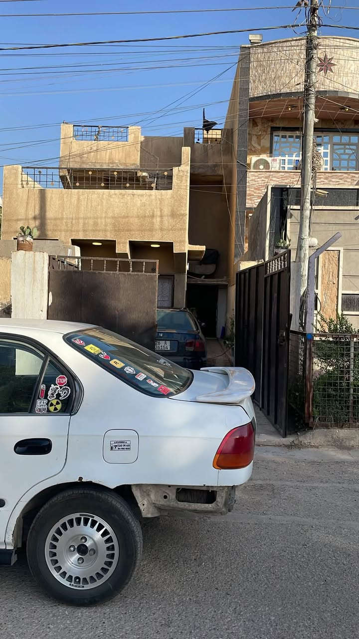 السلام عليكم هوندة سيفك مديل 2000 كير ومكينة كفالة تبريد ثلج داخل نضيف كلش صدر 50‎%‎ مكاني سعرها 34 وبي مجال مكاني بغداد للاستفسار ***********
