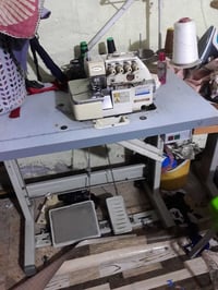 مكينة خياطة أوفر • نضافة ٩٠٪ • البصرة الحيانية