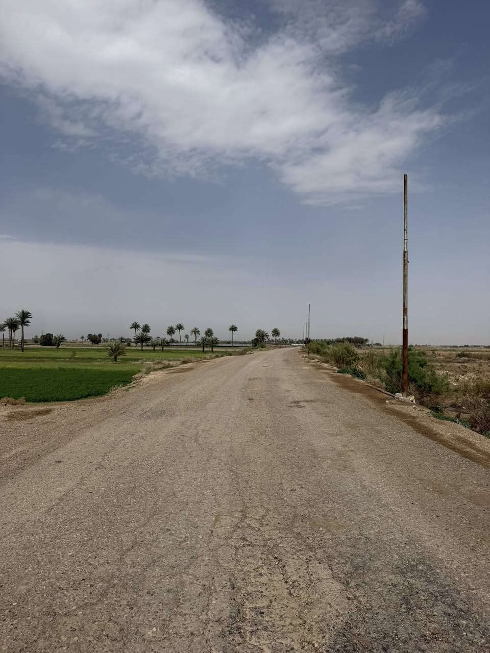 🏡 فرصة استثمارية وتملُّك في قلب الطبيعة – من عقارات زنكورة 🏡

لمحبي التميز والباحثين عن الهدوء والإطلالة المباشرة على النهر، نضع بين أيديكم عرضاً نادراً بمواصفات متكاملة:

📍 الموقع: الأنبار - الرمادي - زنكورة (الموقع المميز قبل مزرعة الشيخ إحسان).

✅ المواصفات الفنية:

• المساحة: 2 دونم.
• نوع السند: طابو زراعي سند 25 (تحويل مباشر).
• الأبعاد: تمتد من السدة وصولاً إلى الشط مباشرة.
• الواجهة: 52 متر على النهر.
• التحصين: مسيجة بالبلوك بالكامل لتوفير الخصوصية والأمان.
• التجهيز: مرصوفة بالكامل على جهة الشط.
🌟 تصلح لتكون:
(فيلا سكنية فاخرة | مزرعة عائلية | مشروع زراعي استثماري).

📍 عقارات زنكورة - خياركم الأول للعقارات المميزة

لديك عرض أو استفسار؟ لا تشيل هم! 💬
فريقنا بانتظار تواصلكم للرد على جميع طلباتكم بكل اهتمام.
📲 اتصل أو أرسل لنا عبر الأرقام:
***********
***********
🏛️موقع المكتب ⏬️⏬️
أو زيارة موقعنا :  الرمادي_ ناحية اليرموك (زنكوره سابقاً)_ المفرق  /مقابل جامع هادي البشير (البمرعي)

#مكتب_عقارات_زنكورة 🕹️
 #ناحية_اليرموك_زنكوره_سابقاً
